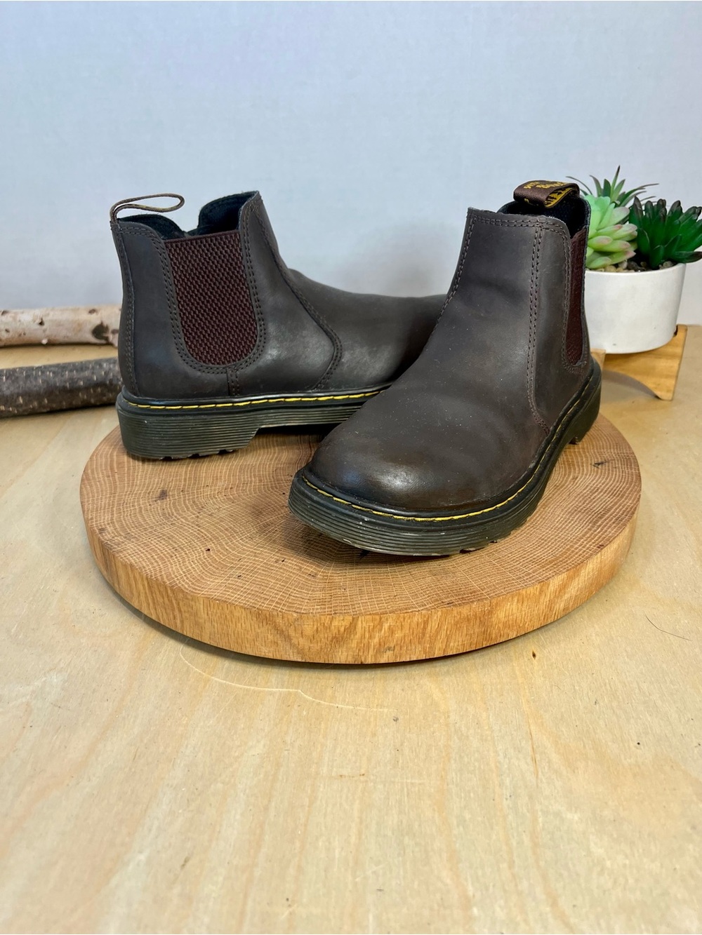 Dr. Martens Kids 2976 Chelsea Boots Brown Leather Size 3 US / UK 2